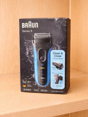 Braun Series 3 Electric Shaver - Blue/Black